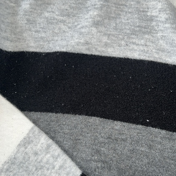 Express Striped Cropped Sweater - Picture 3 of 4